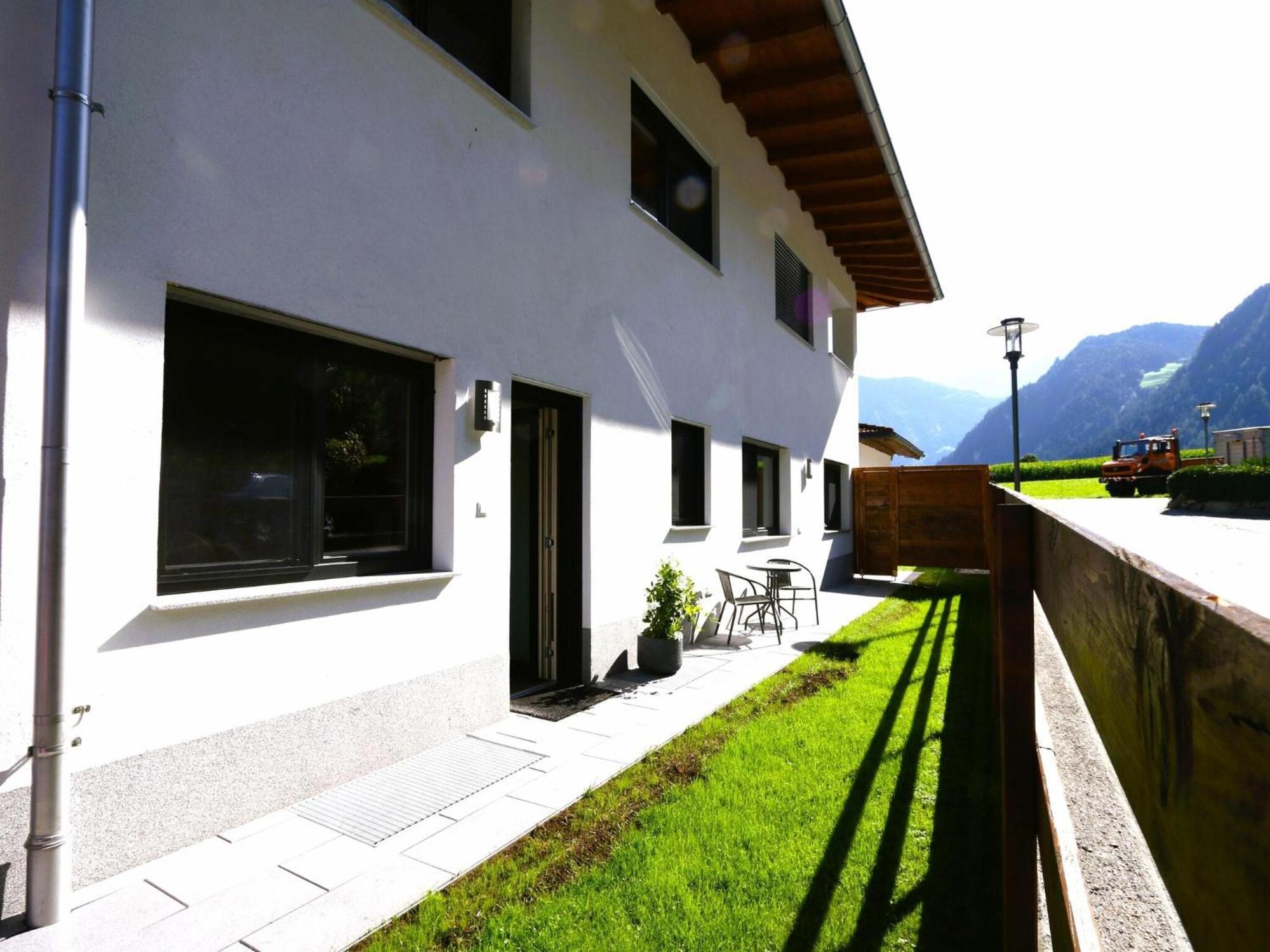 Quiet Holiday Flat Near The Mayrhofen Ski Area Schwendau Exterior photo